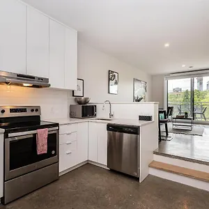 Apartment Elegant & Perfectly Located By Atwater Market By Den Stays, Montreal