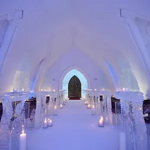 Отель De Glace Сен-Габриэль-де-Валькартье