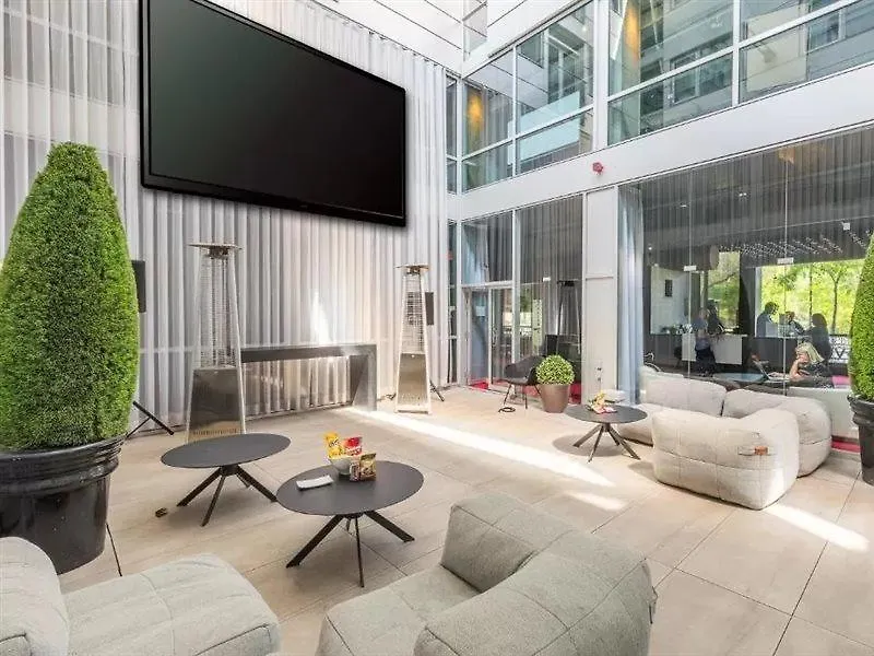 Hotel Zero 1 Montreal 3*,
